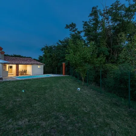 House Matea بيت للعطل Prnjani