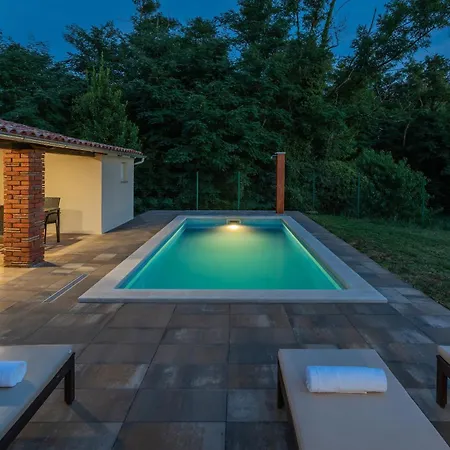 بيت للعطل House Matea Prnjani