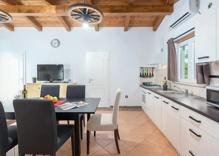 House Matea Semesterbostad