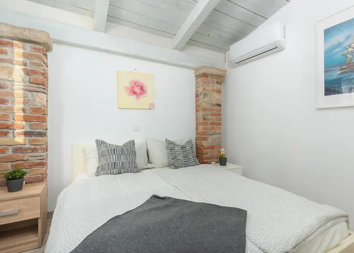 House Matea Semesterbostad *